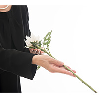 無宗教のため、お坊さんを手配する予定がない