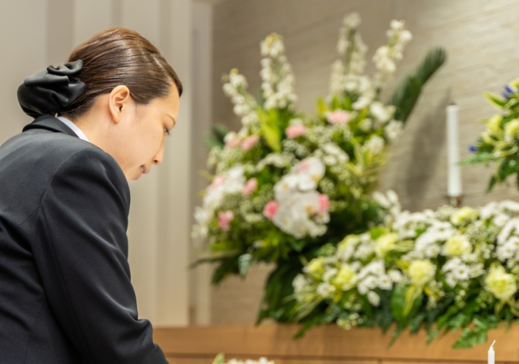 スタッフご紹介 | 【小さなお葬式】